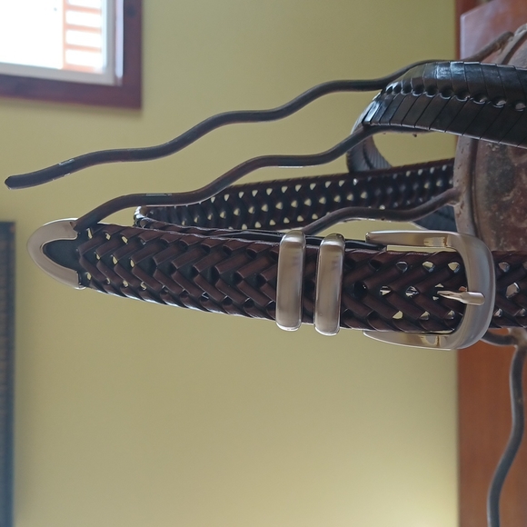 EUC MENS LEATHER BELTS - Picture 3 of 4